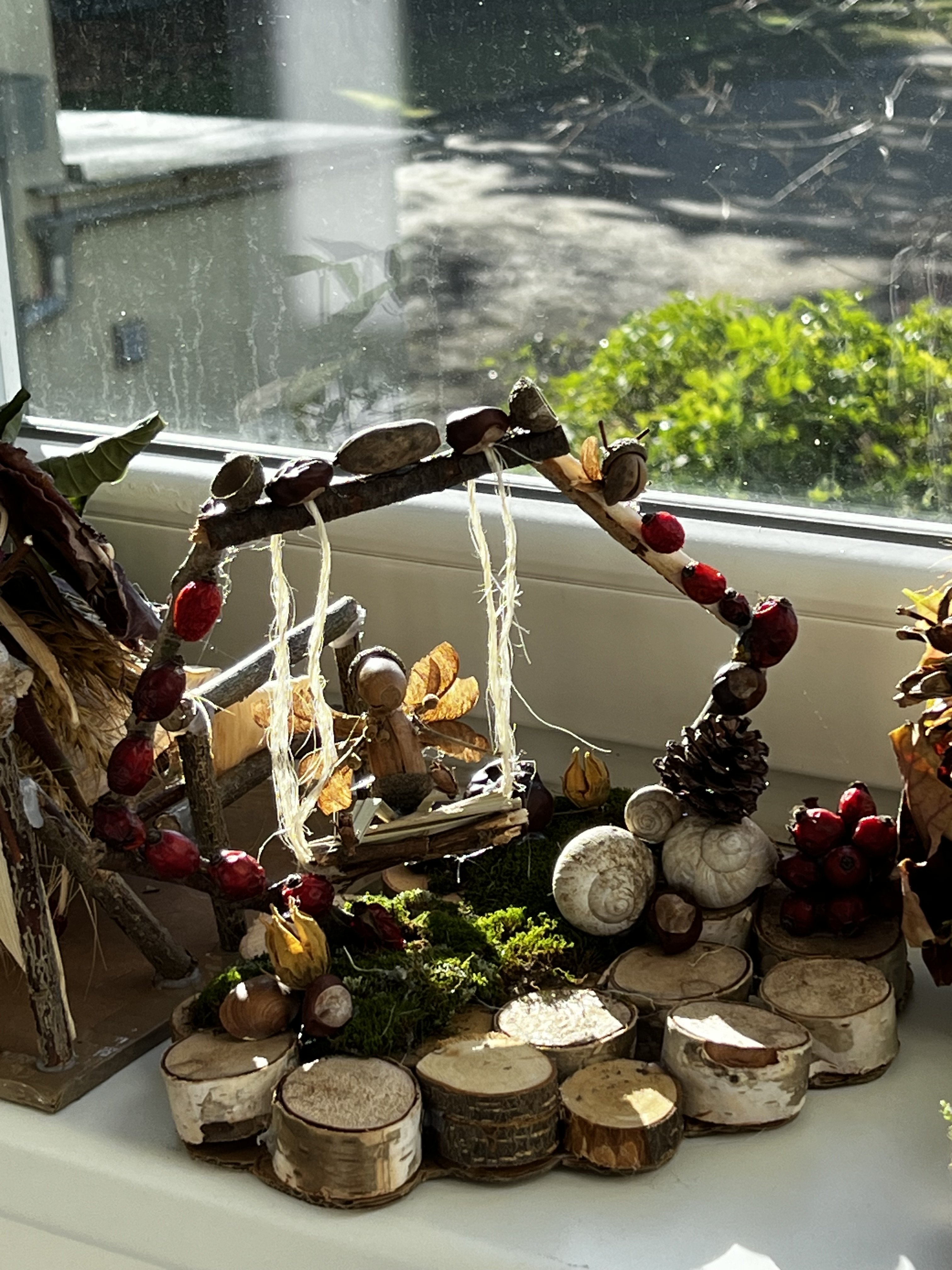 Radostný mumraj za okny Radostný mumraj za okny