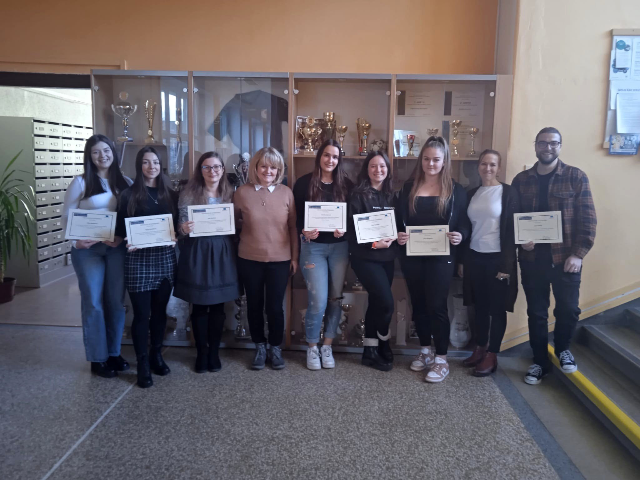 Předání certifikátů ze stáže v řeckých mateřských školách