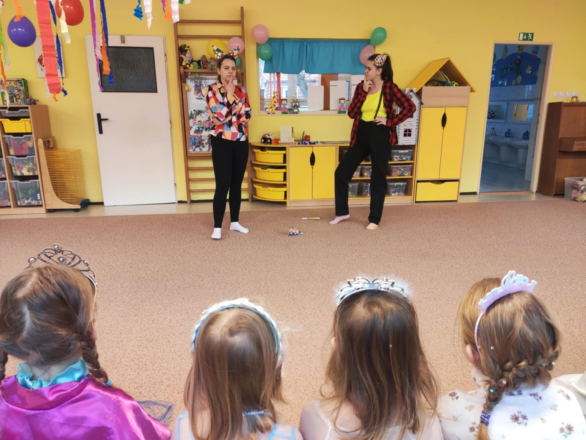 Zážitkové dopoledne pro MŠ Radost: Karneval plný her a smíchu Zážitkové dopoledne pro MŠ Radost: Karneval plný her a smíchu