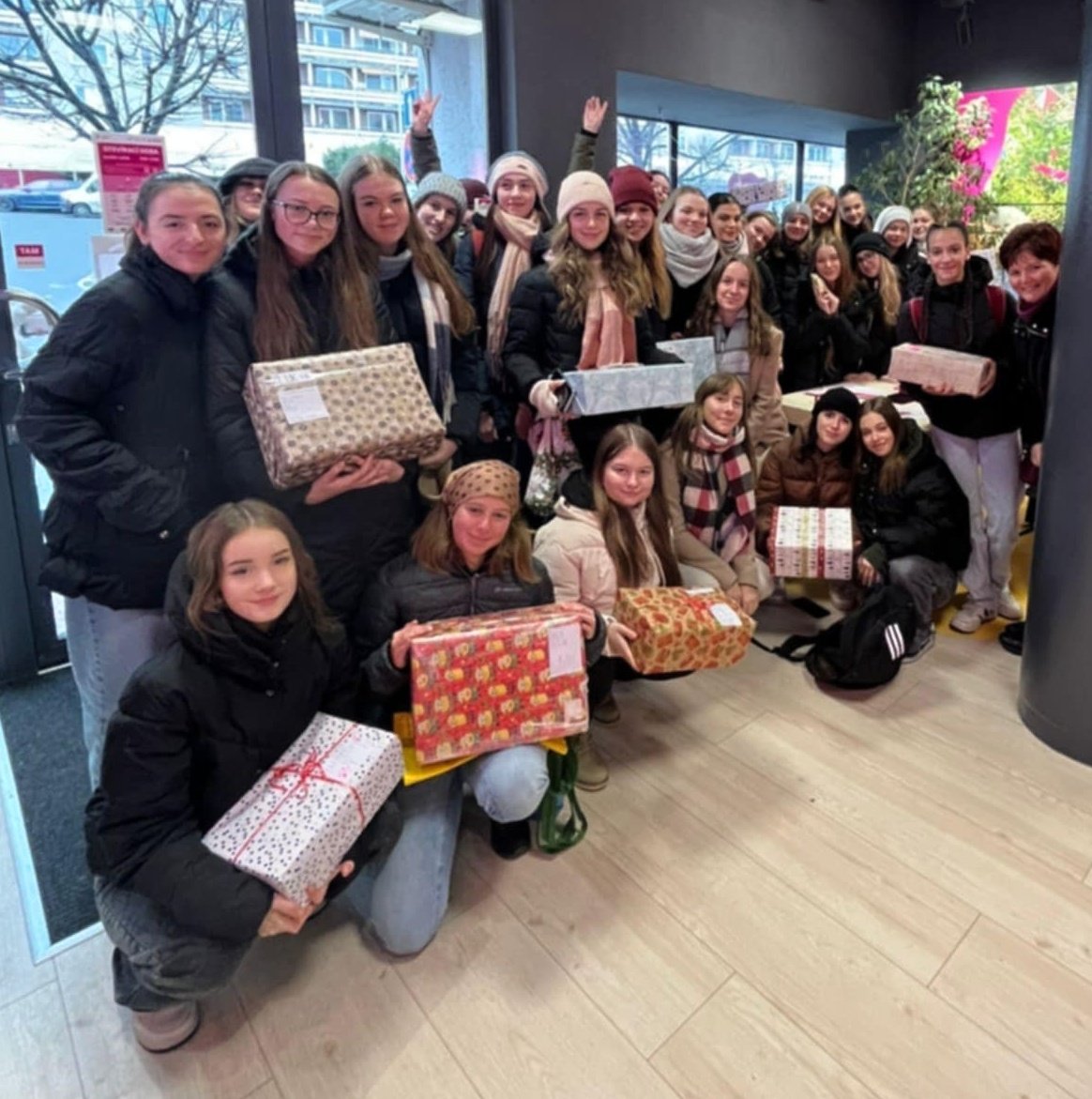 Třída 2. BP se zapojila do charitativní akce "Krabice od bot" Třída 2. BP se zapojila do charitativní akce "Krabice od bot"