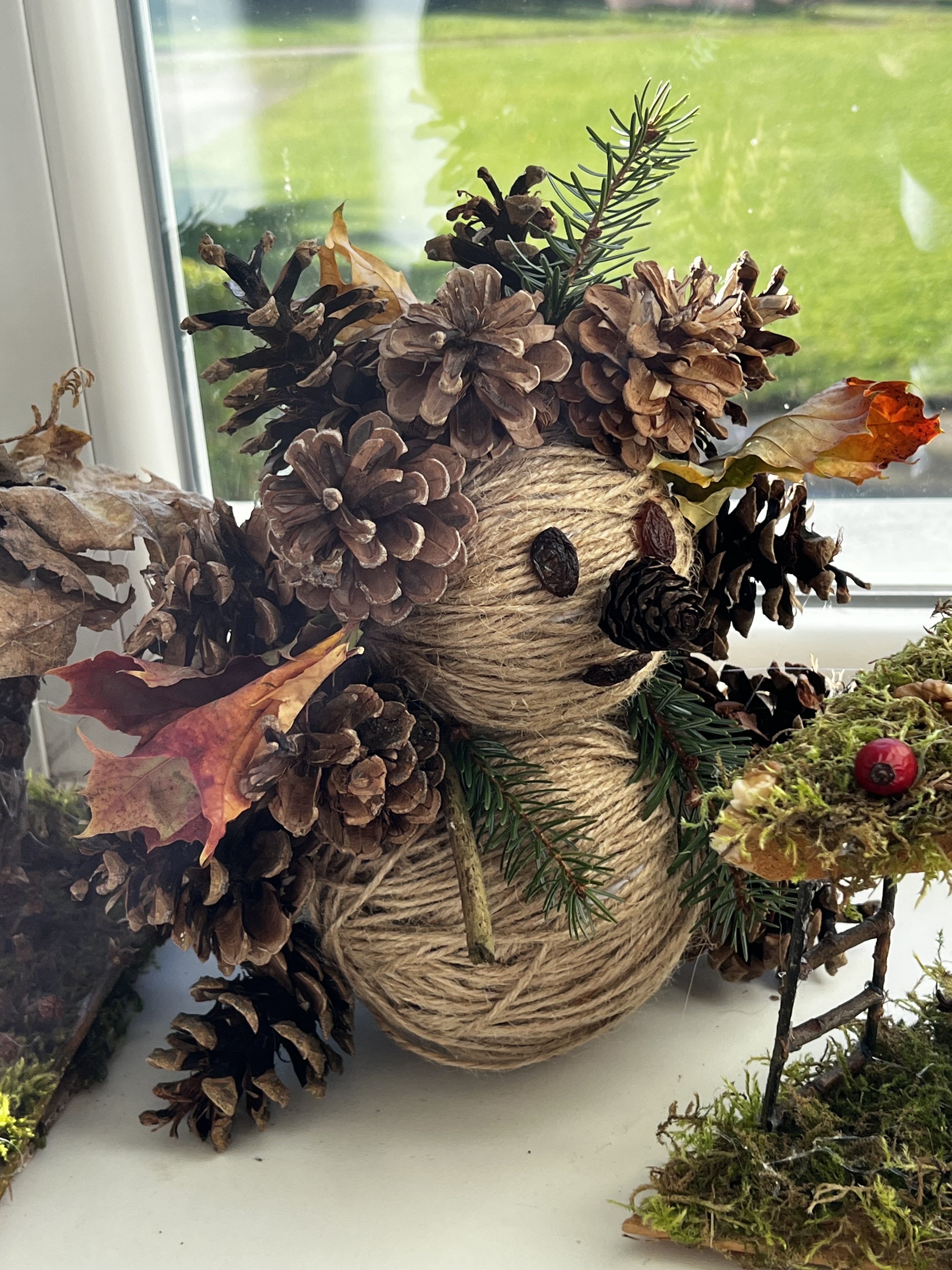 Radostný mumraj za okny Radostný mumraj za okny